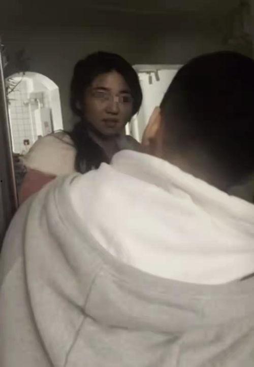 女人吃小瓜视频,女性视角下的美食视频盛宴 女人吃小瓜视频,女性视角下的美食视频盛宴